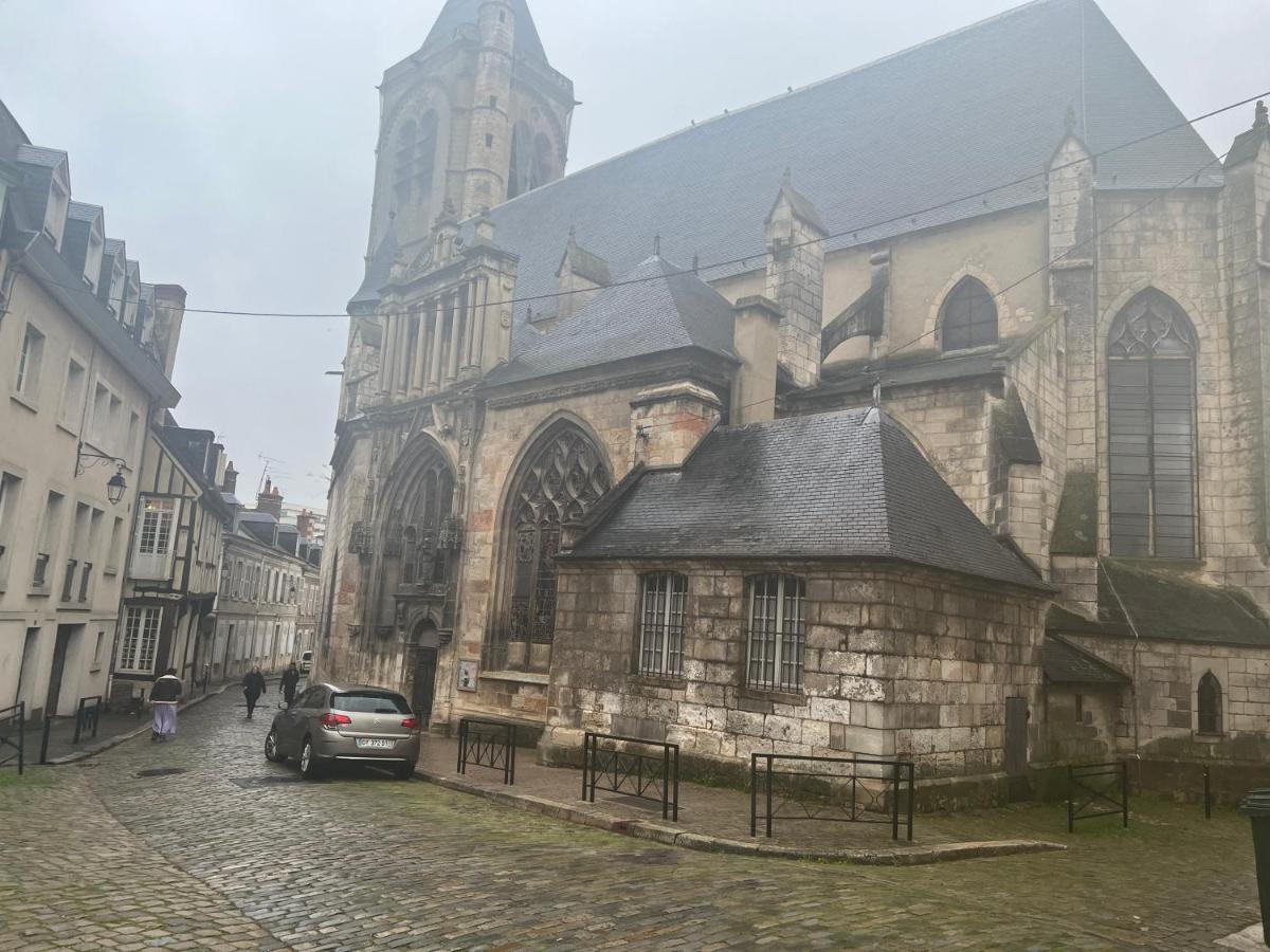 Charmant T2 Plein Centre Ville Et Proche Gare Bourges Kültér fotó